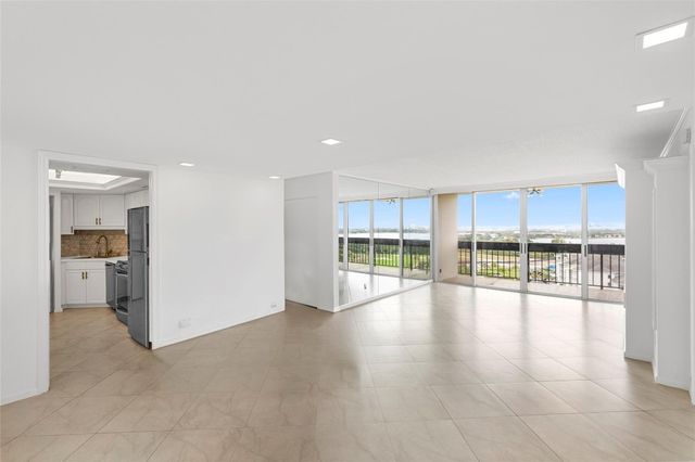 2400 Presidential Way 1502, West Palm Beach, FL 33401