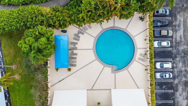 2400 Presidential Way 1502, West Palm Beach, FL 33401