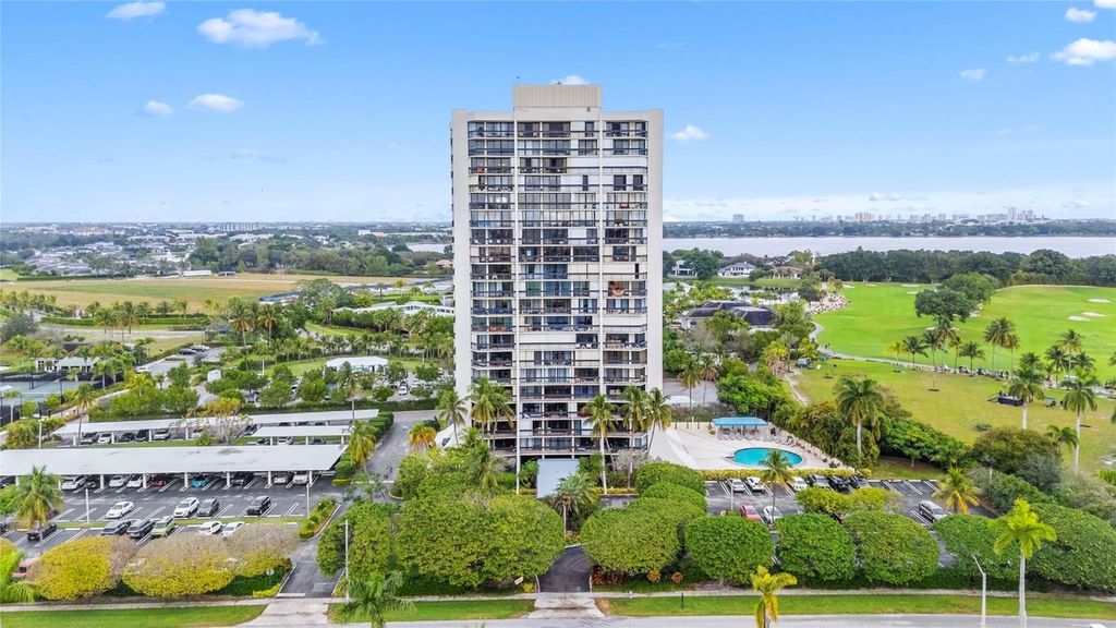 2400 Presidential Way 1502, West Palm Beach, FL 33401