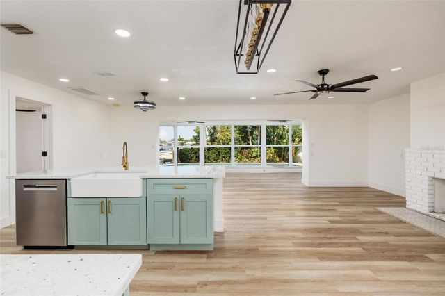 3960 13TH WAY NE, St Petersburg, FL 33703