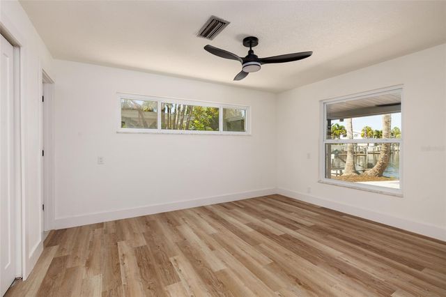 3960 13TH WAY NE, St Petersburg, FL 33703