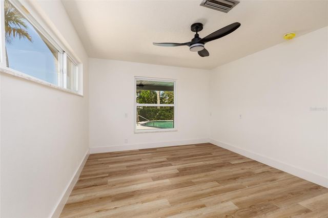 3960 13TH WAY NE, St Petersburg, FL 33703