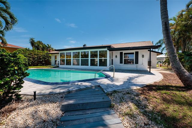 3960 13TH WAY NE, St Petersburg, FL 33703