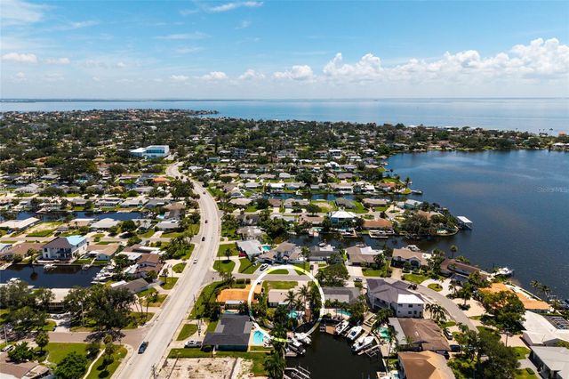 3960 13TH WAY NE, St Petersburg, FL 33703