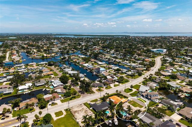 3960 13TH WAY NE, St Petersburg, FL 33703