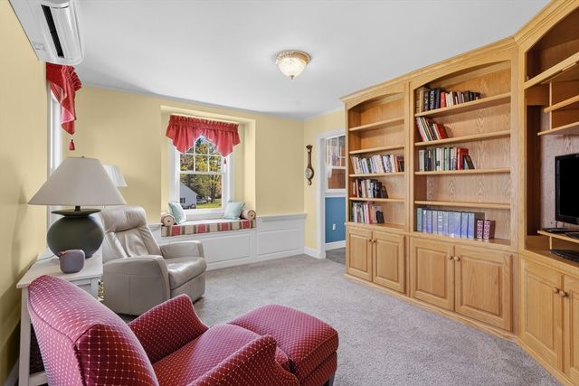 11 Highland Ave, Groveland, MA 01834