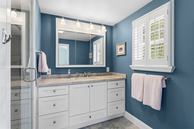 11 Highland Ave, Groveland, MA 01834