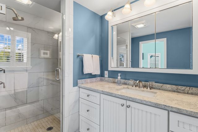 11 Highland Ave, Groveland, MA 01834