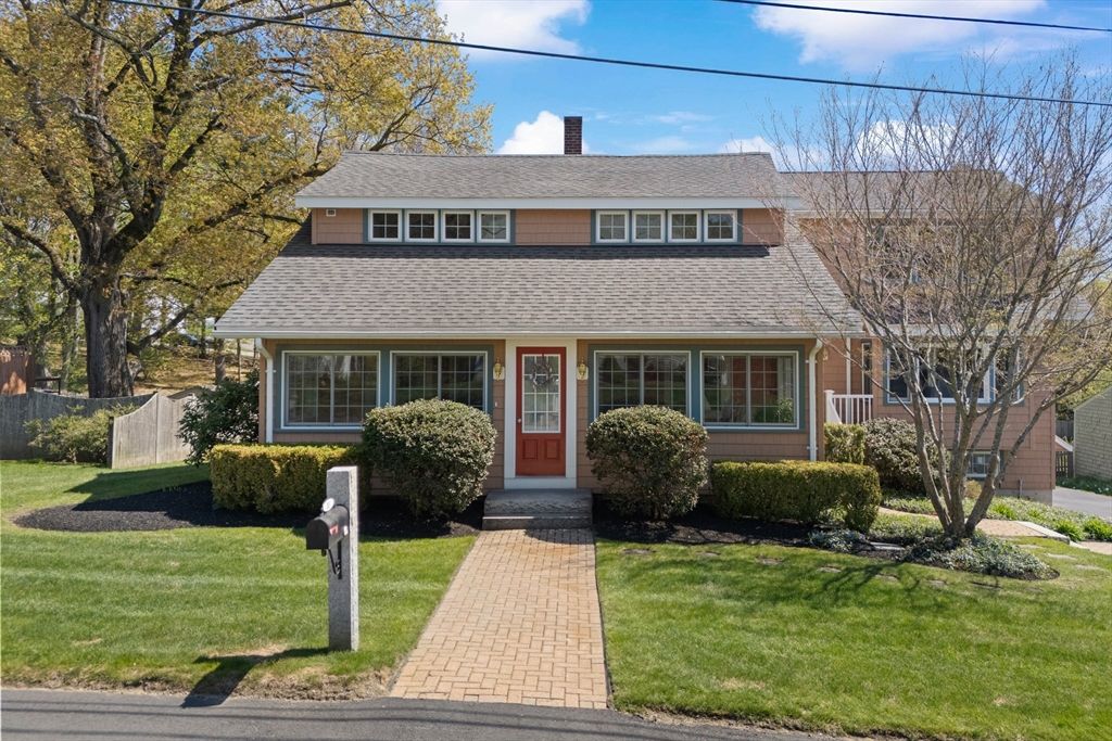 11 Highland Ave, Groveland, MA 01834