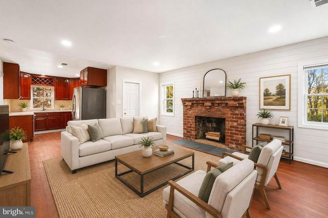 598 TIMBER LN, Bluemont, VA 20135