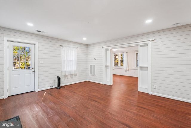 598 TIMBER LN, Bluemont, VA 20135