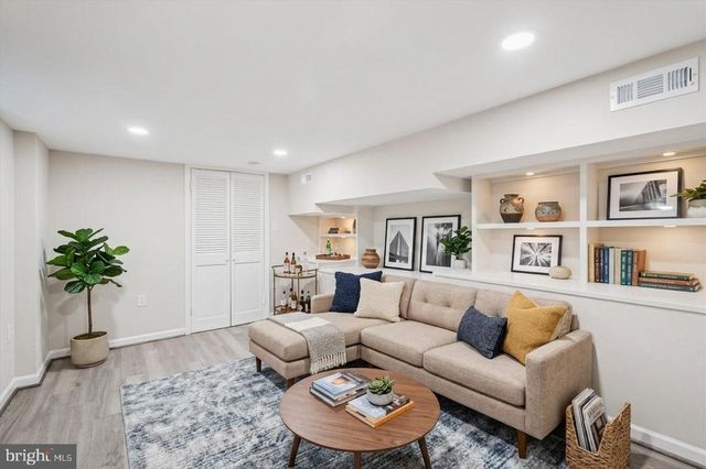 598 TIMBER LN, Bluemont, VA 20135