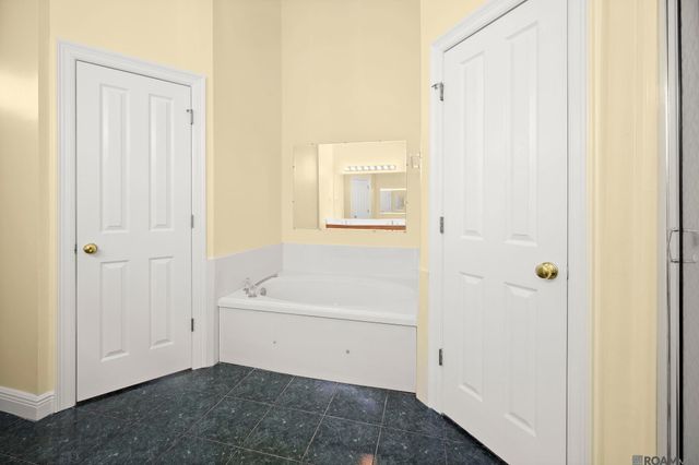 1440 Basswood Dr, Denham Springs, LA 70726