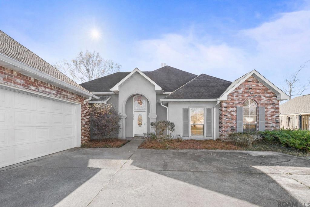 1440 Basswood Dr, Denham Springs, LA 70726