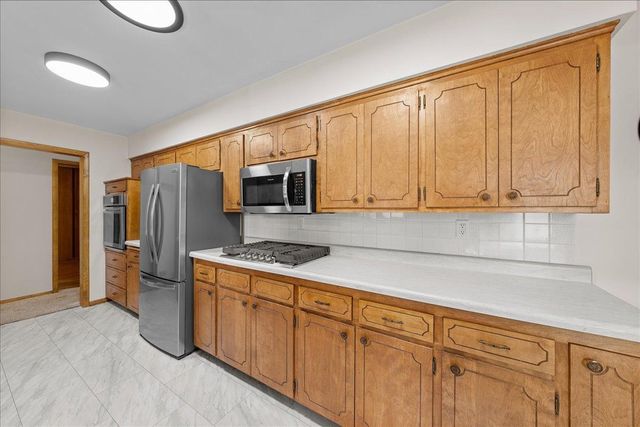822 Dellwood Street S, Cambridge, MN 55008