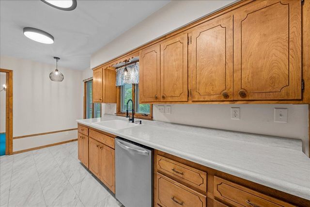 822 Dellwood Street S, Cambridge, MN 55008
