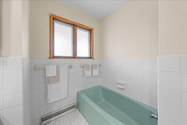 822 Dellwood Street S, Cambridge, MN 55008