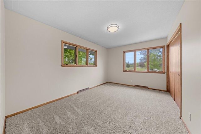 822 Dellwood Street S, Cambridge, MN 55008