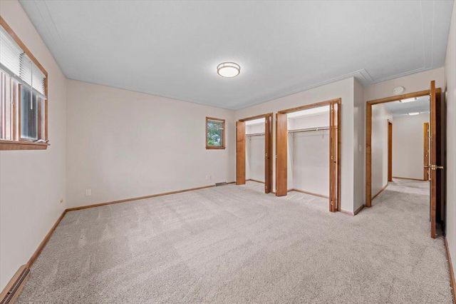 822 Dellwood Street S, Cambridge, MN 55008