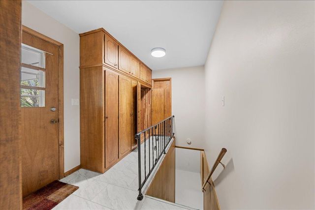 822 Dellwood Street S, Cambridge, MN 55008