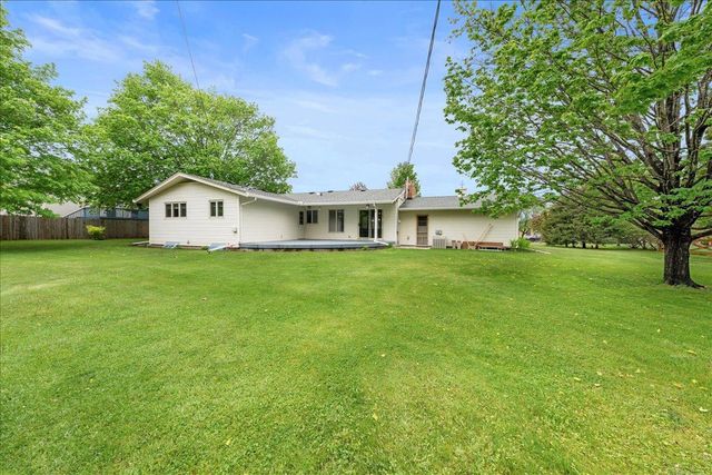 822 Dellwood Street S, Cambridge, MN 55008