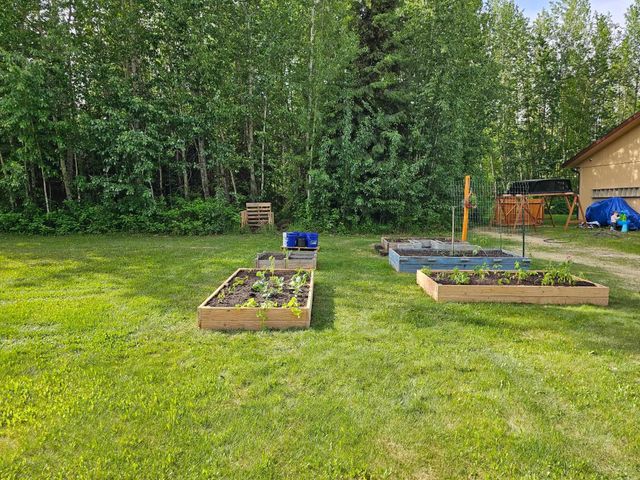 2437 MISSION ROAD, North Pole, AK 99705
