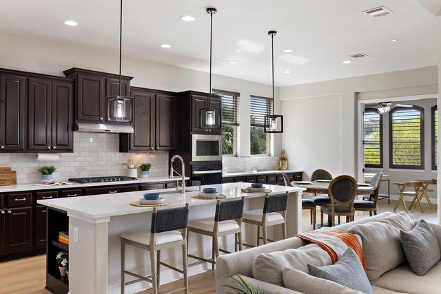 214 Tavish TRL, Austin, TX 78738