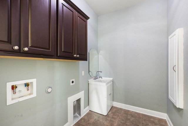 214 Tavish TRL, Austin, TX 78738