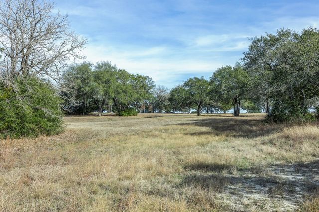 5535 Mach Rd, La Grange, TX 78945