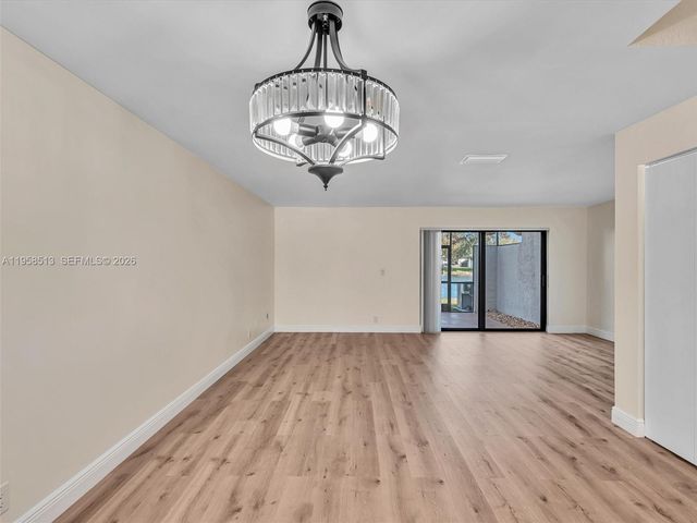 1193 NW 98th Ter 134, Pembroke Pines, FL 33024