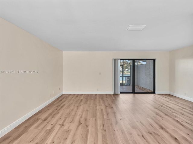 1193 NW 98th Ter 134, Pembroke Pines, FL 33024