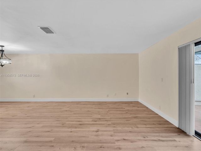 1193 NW 98th Ter 134, Pembroke Pines, FL 33024