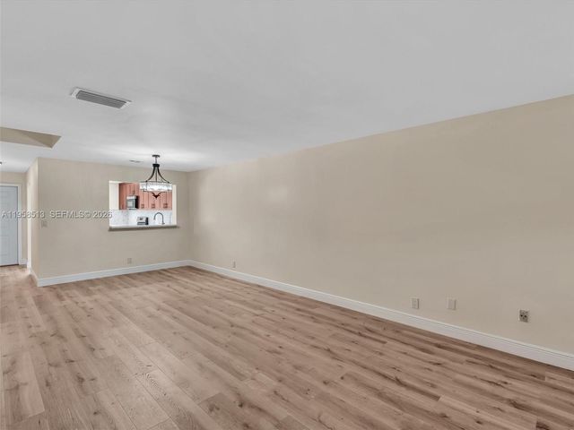 1193 NW 98th Ter 134, Pembroke Pines, FL 33024