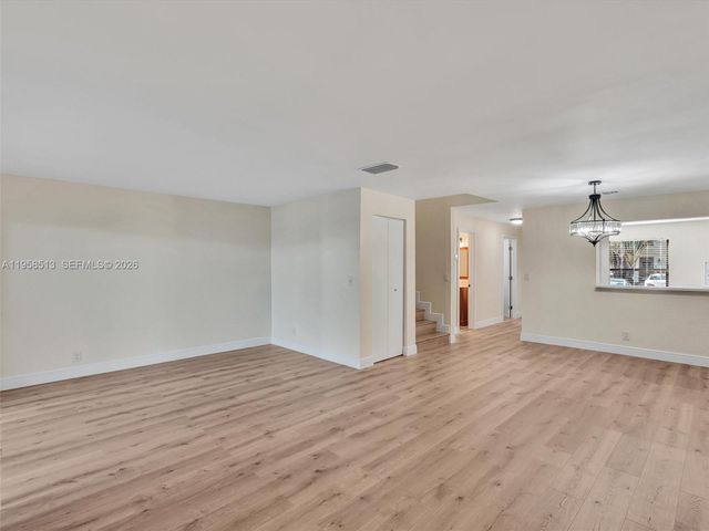 1193 NW 98th Ter 134, Pembroke Pines, FL 33024