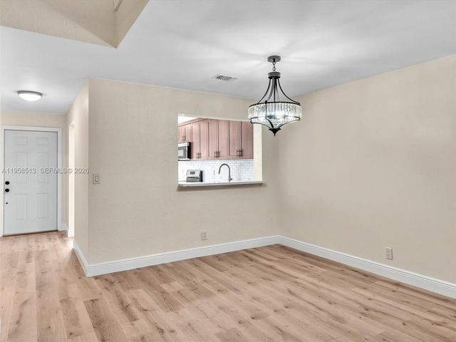 1193 NW 98th Ter 134, Pembroke Pines, FL 33024