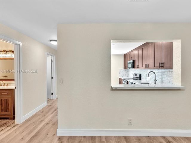 1193 NW 98th Ter 134, Pembroke Pines, FL 33024