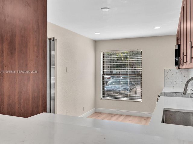 1193 NW 98th Ter 134, Pembroke Pines, FL 33024