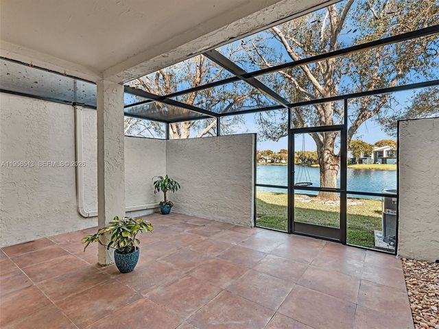 1193 NW 98th Ter 134, Pembroke Pines, FL 33024