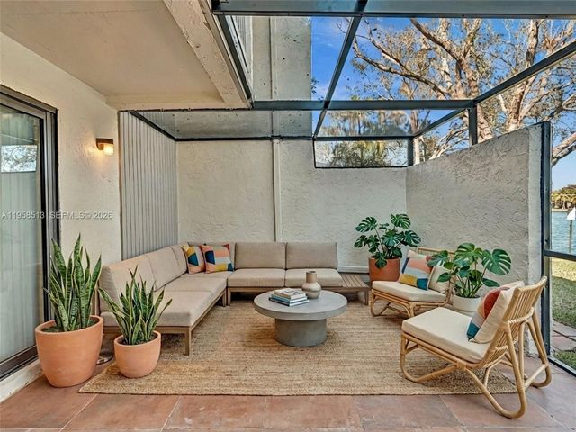 1193 NW 98th Ter 134, Pembroke Pines, FL 33024