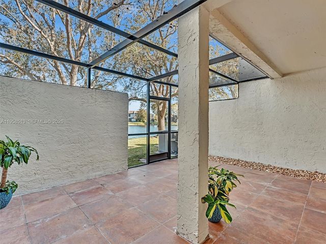 1193 NW 98th Ter 134, Pembroke Pines, FL 33024