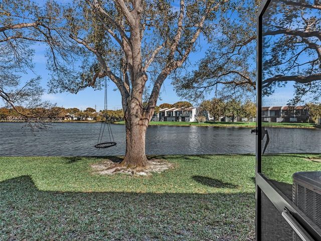 1193 NW 98th Ter 134, Pembroke Pines, FL 33024