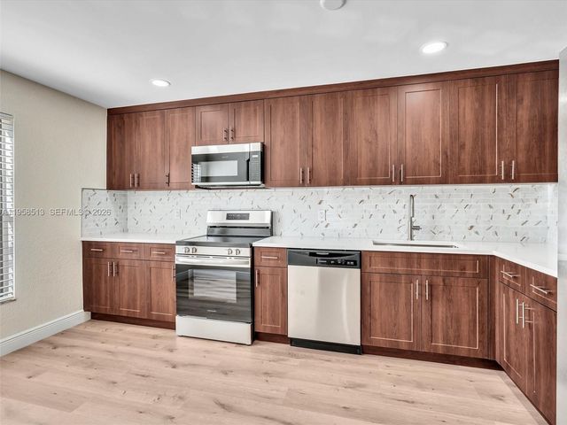 1193 NW 98th Ter 134, Pembroke Pines, FL 33024