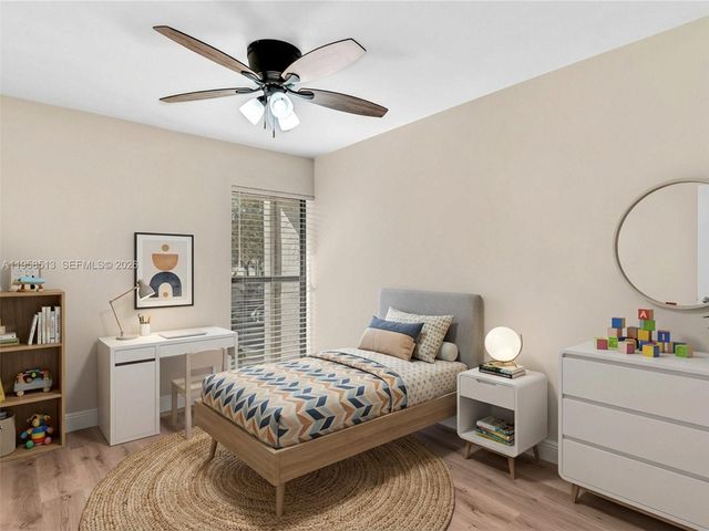 1193 NW 98th Ter 134, Pembroke Pines, FL 33024