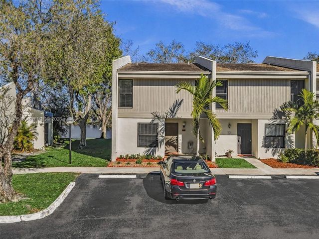 1193 NW 98th Ter 134, Pembroke Pines, FL 33024