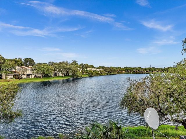 1193 NW 98th Ter 134, Pembroke Pines, FL 33024