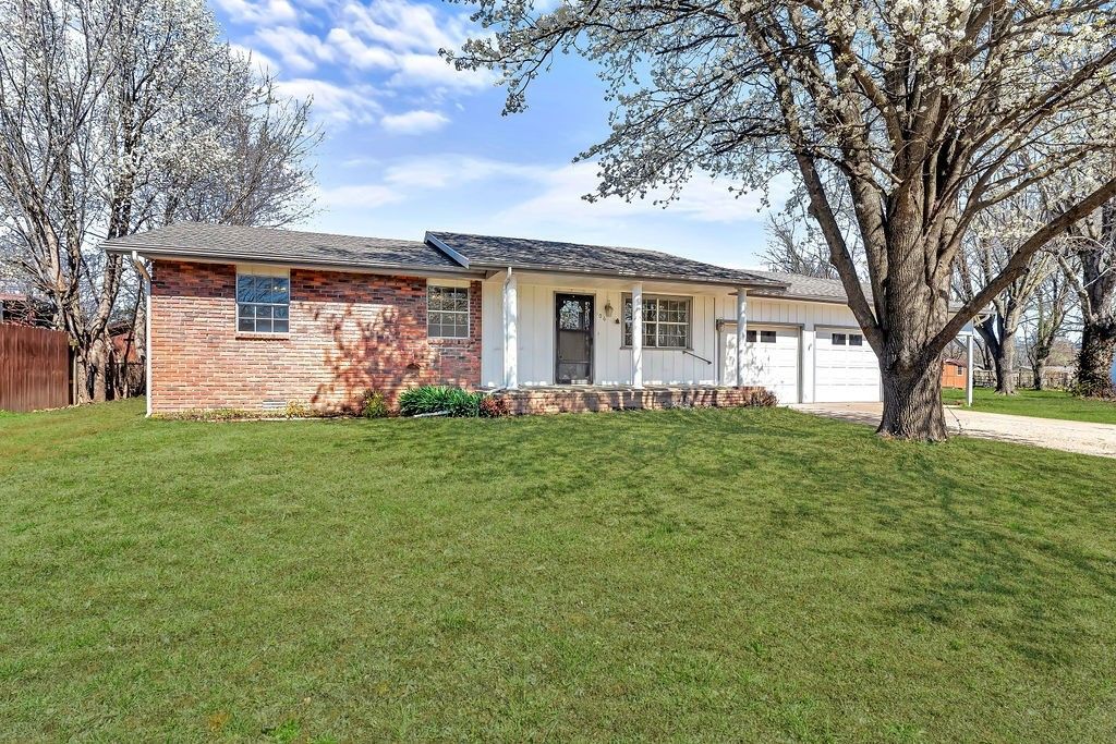 106 Henry Little Circle, Pea Ridge, AR 72751