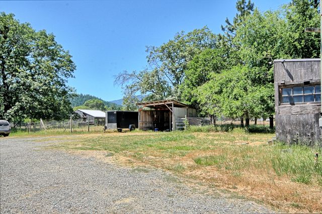1190 Cedar Flat Road, Williams, OR 97544