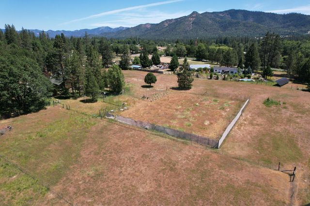 1190 Cedar Flat Road, Williams, OR 97544