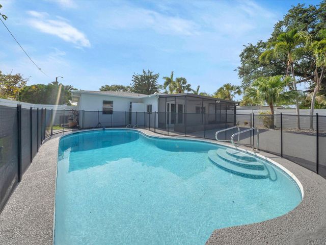 1721 N 16th Court, Hollywood, FL 33020