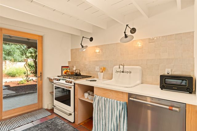 1571 Bishops Lodge Road, Santa Fe, NM 87506